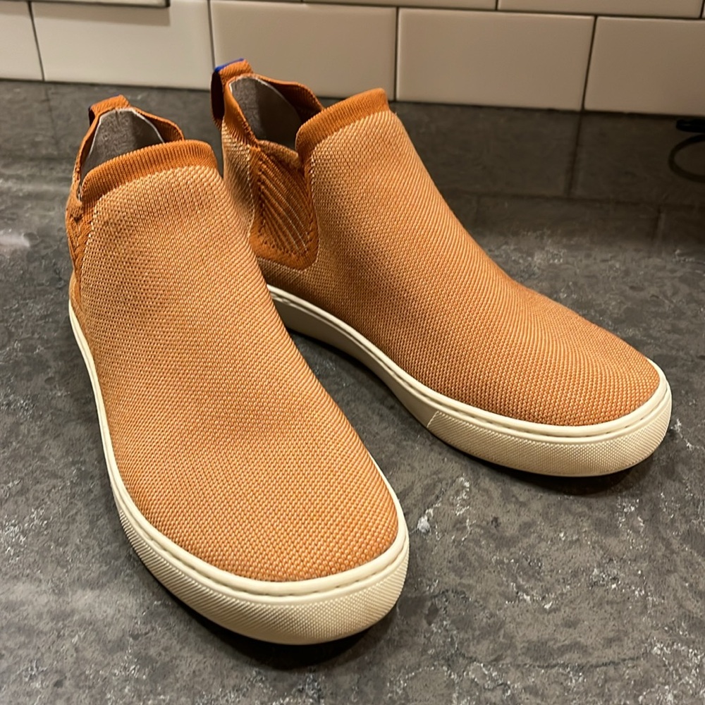 Rothy’s Chelsea Boot - Fawn- size 9.5